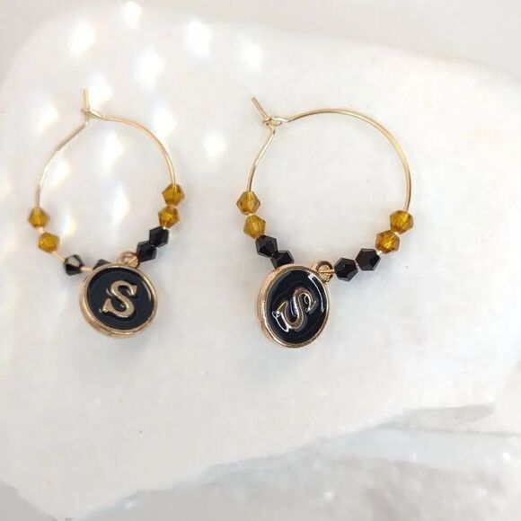 Initial Charm Earrings Black and Gold - Picture 4 of 16